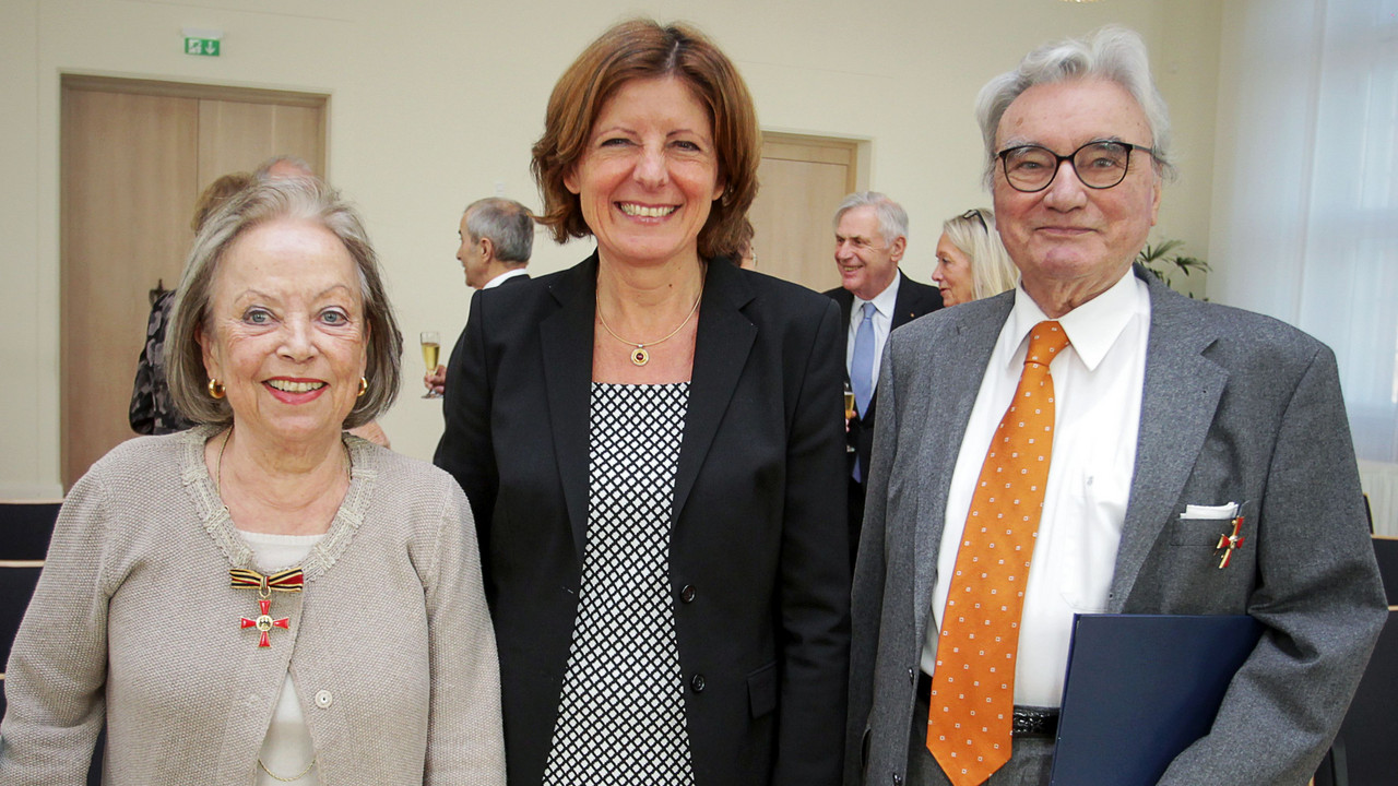 Ministerpräsidentin Malu Dreyer mit Veronika und Herbert Reh