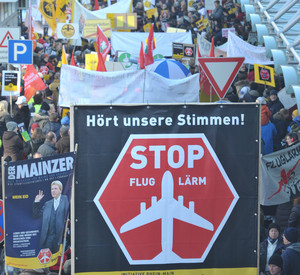 Demo gegen Fluglärm; Foto: rlp-Archiv