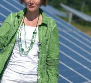 Wirtschaftsministerin Eveline Lemke möchte Kommunen bei der Umsetzung von nachhaltigen Prozessen unterstützen; Bild: Dpa
