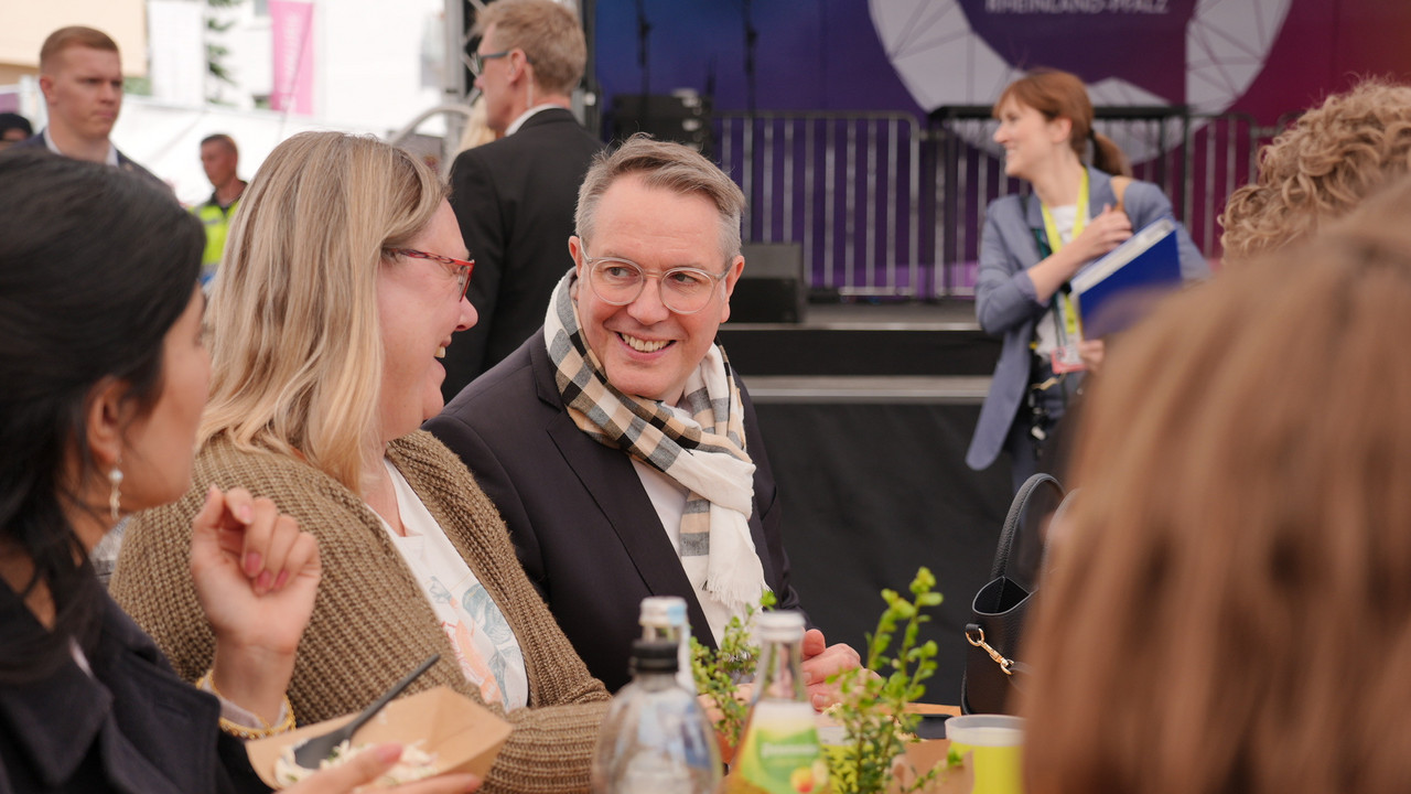 Ministerpräsident Alexander Schweitzer auf dem Rheinland-Pfalz-Tag