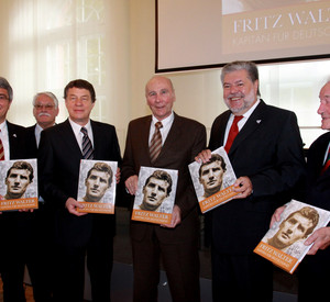 Buchpräsentation; Bild: Sämmer