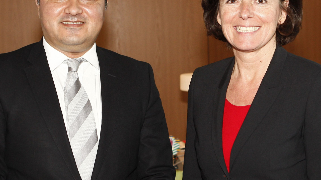 Malu Dreyer und Generalkonsul Alper Aslan Yüksel; Bild: Martina Pipprich / © Staatskanzlei