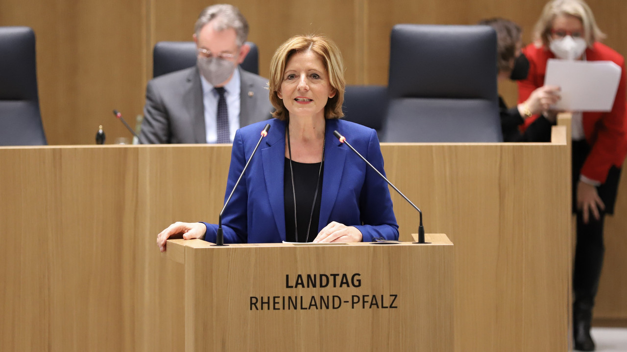 Ministerpräsidentin Malu Dreyer bei ihrer Haushaltsrede im rheinland-pfälzischen Landtag