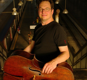 Cellist Alexander Hülshoff; Bild: Villa Musica