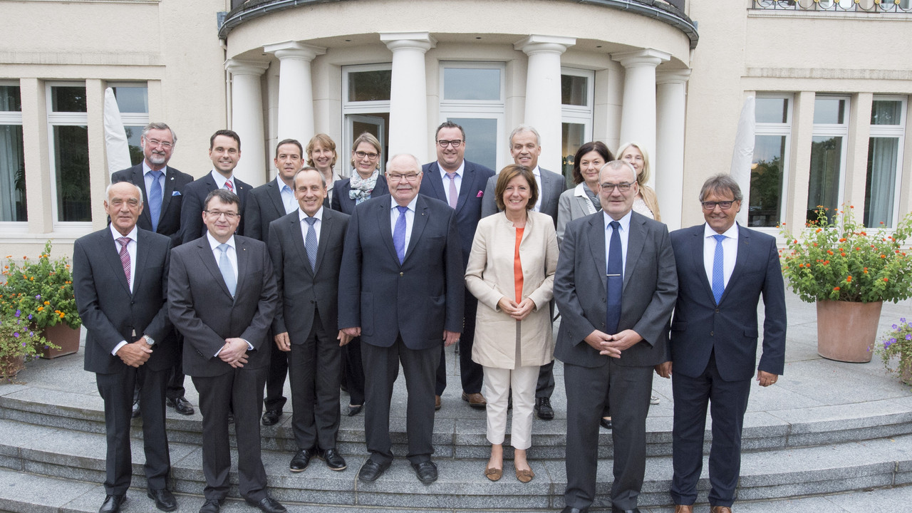 Die Partner des Ovalen Tischs für Ausbildung und Fachkräftesicherung 