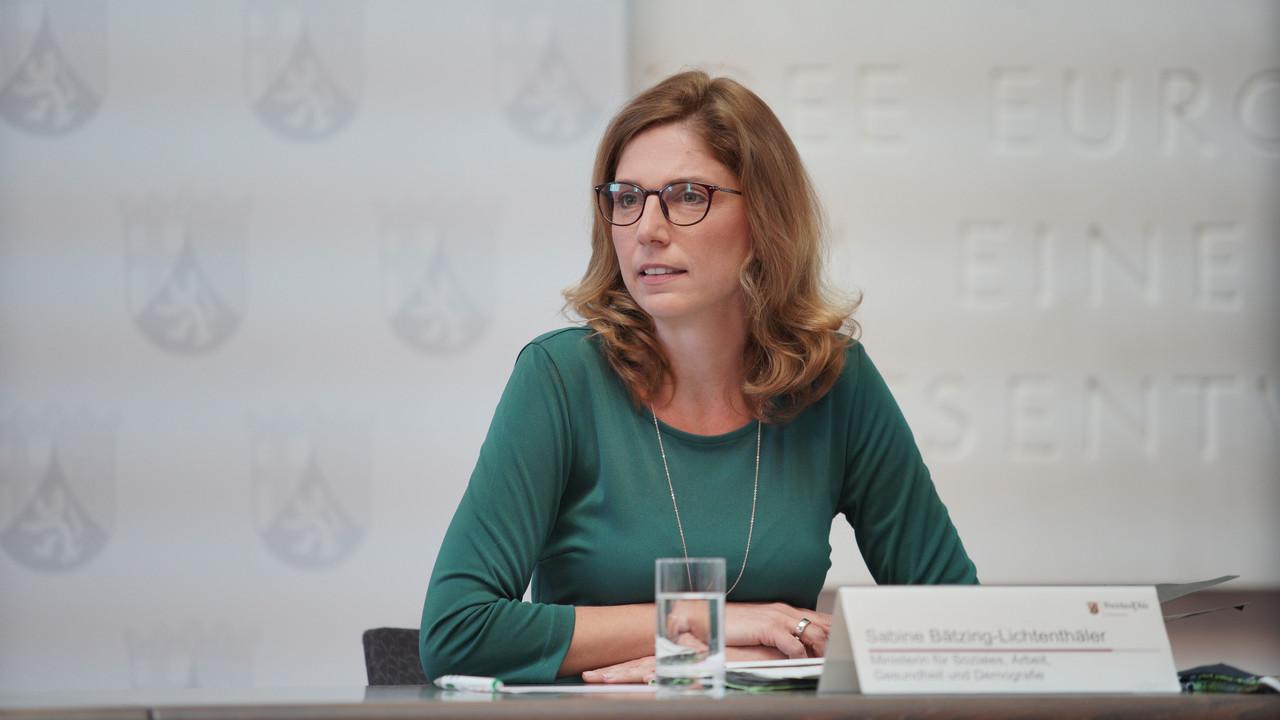 Gesundheitsministerin bei der Pressekonferenz mit Hubertus Heil