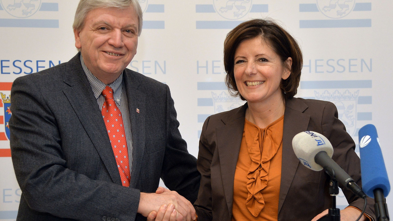 Ministerpräsidentin Malu Dreyer mit ihrem hessischen Amtskollegen, Ministerpräsident Volker Bouffier; Foto: dpa