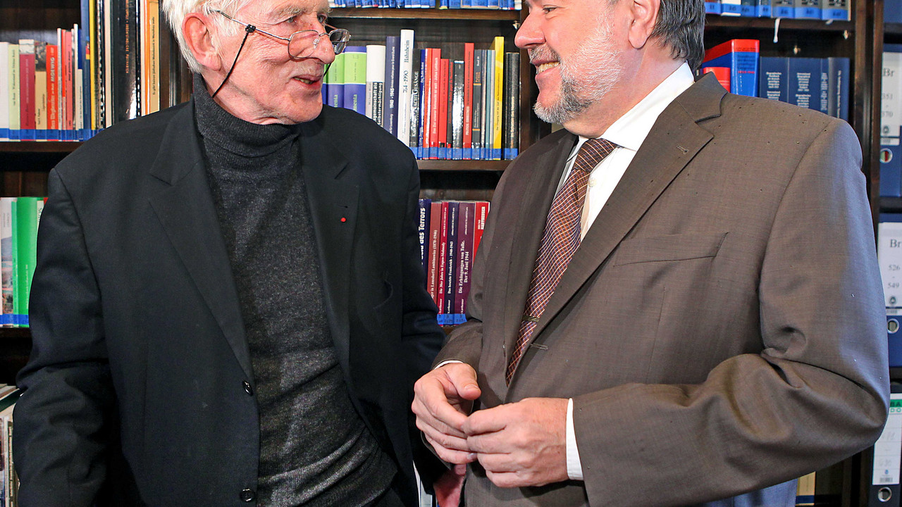 Tomi Ungerer und Ministerpräsident Kurt Beck; Bild: Uhrig