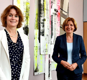 Ministerpräsidentin Malu Dreyer und die amerikanische Generalkonsulin Patricia Lacina 