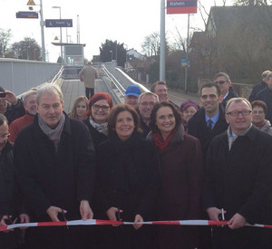 Ministerpräsidentin Malu Dreyer bei der Eröffnung des barrierefreien Bahnhofs in Alsheim