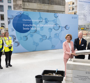 Malu Dreyer, Hubertus von Baumbach, Olaf Scholz bei Grundsteinlegung Boehringer Ingelheim.