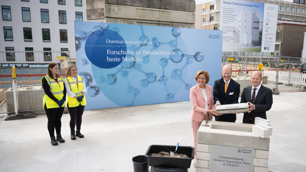 Malu Dreyer, Hubertus von Baumbach, Olaf Scholz bei Grundsteinlegung Boehringer Ingelheim.