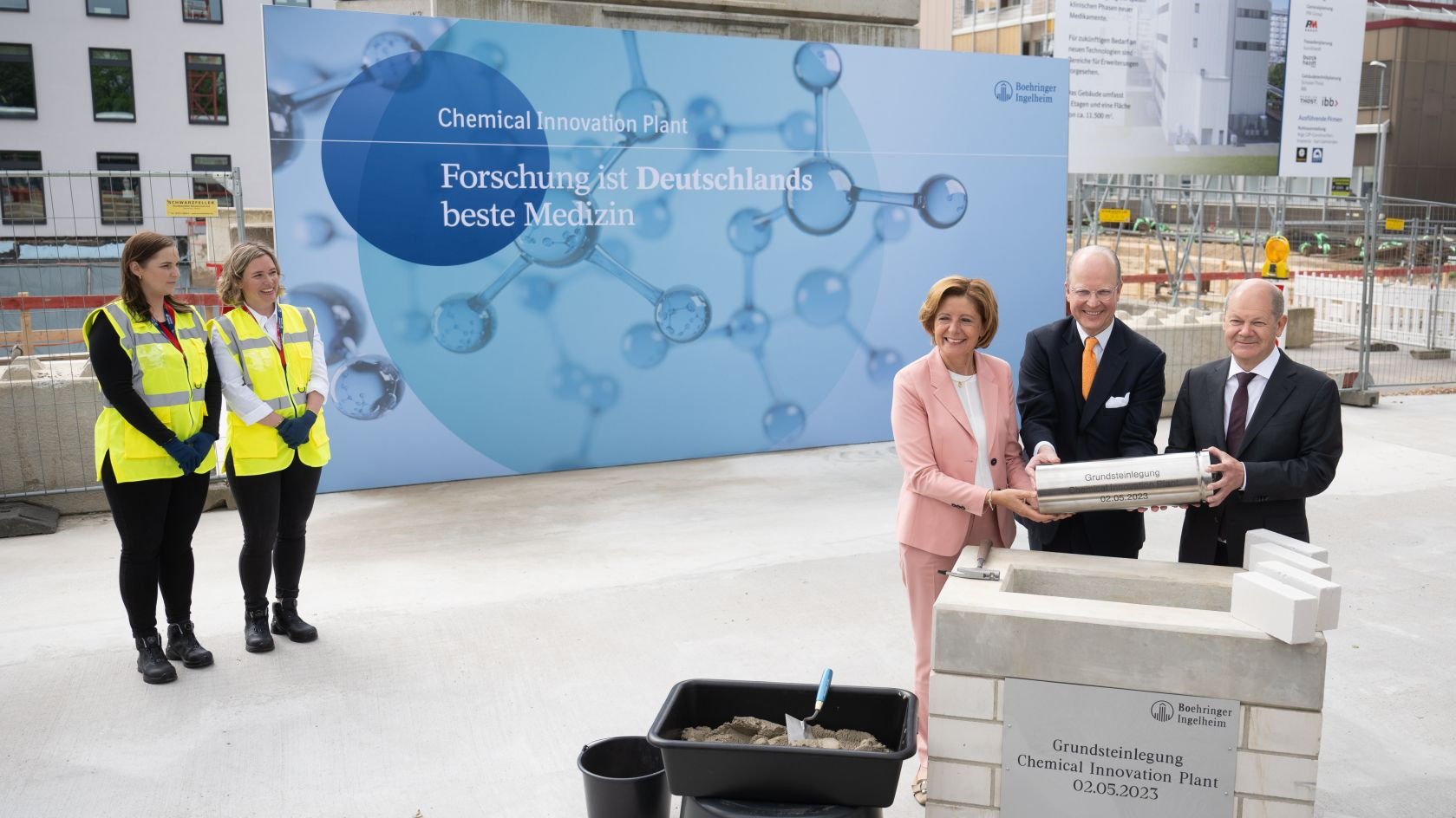 Malu Dreyer, Hubertus von Baumbach, Olaf Scholz bei Grundsteinlegung Boehringer Ingelheim.