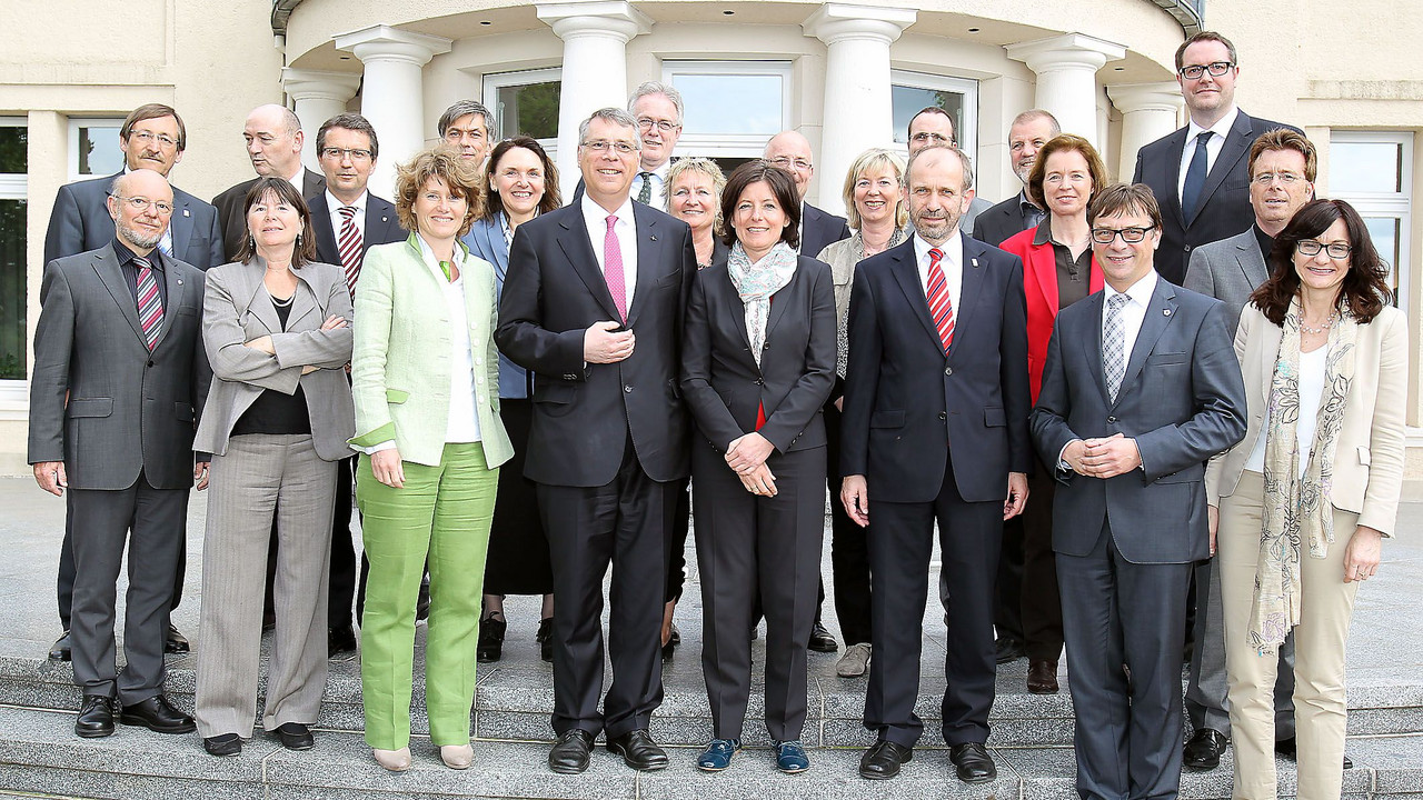 Gruppenfoto vom Treffen des Ministerrats in den Kirchenleitungen der Evangelischen Kirchen in Rheinland-Pfalz; Bild: Sämmer / © Staatskanzlei