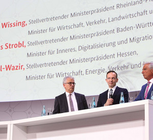 Auftaktveranstaltung zum ersten Digital-Gipfel der Bundesregierung, u.a. mit dem stellvertretenden Ministerpräsidenten Volker Wissing und Staatssekretärin Heike Raab