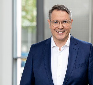 Alexander_Schweitzer_039.jpg Porträtfoto Ministerpräsident Alexander Schweitzer