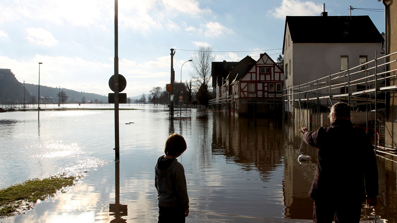 Hochwasser entlang des Rheins; Bild: dpa