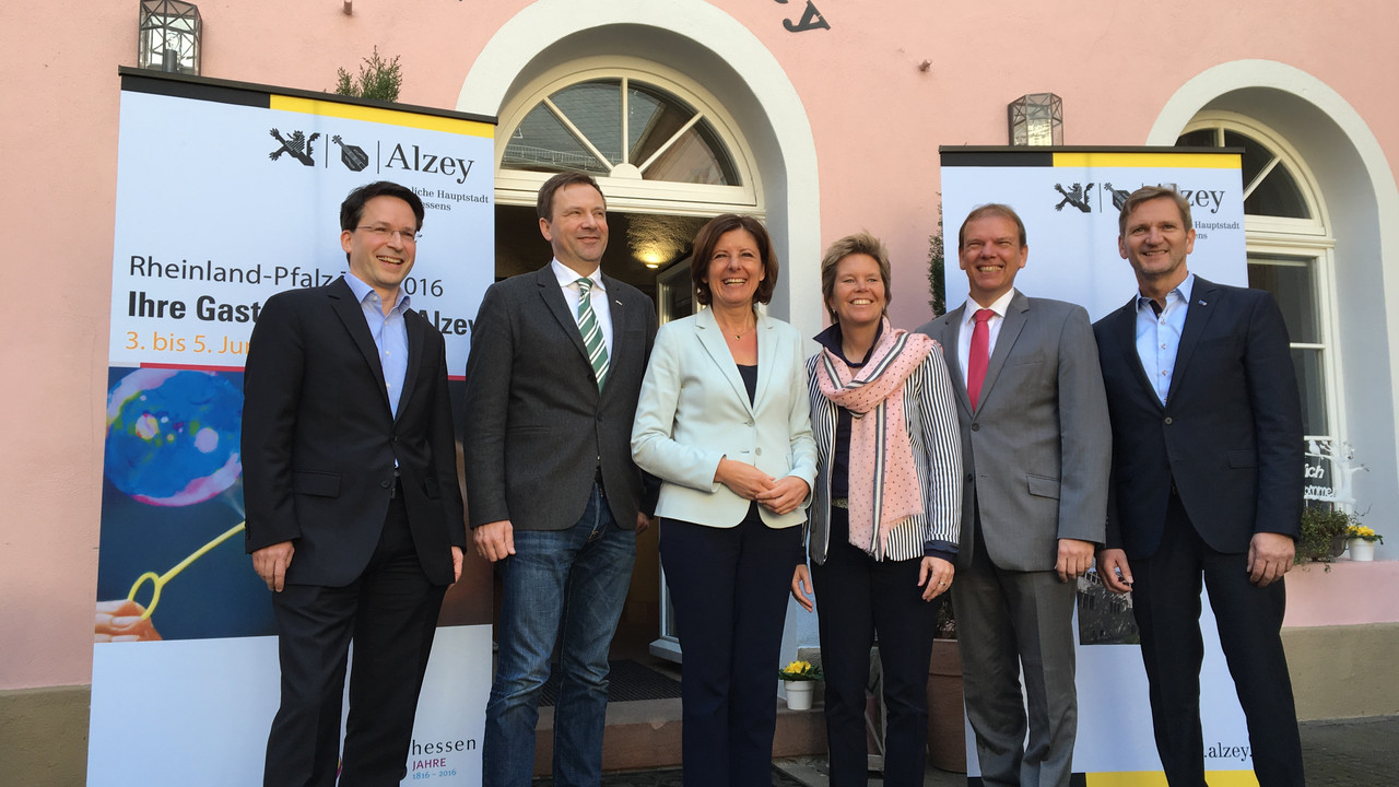 Ministerpräsidentin Malu Dreyer bei der Vorstellung des Festprogramms für den Rheinland-Pfalz-Tag 2016 in Alzey