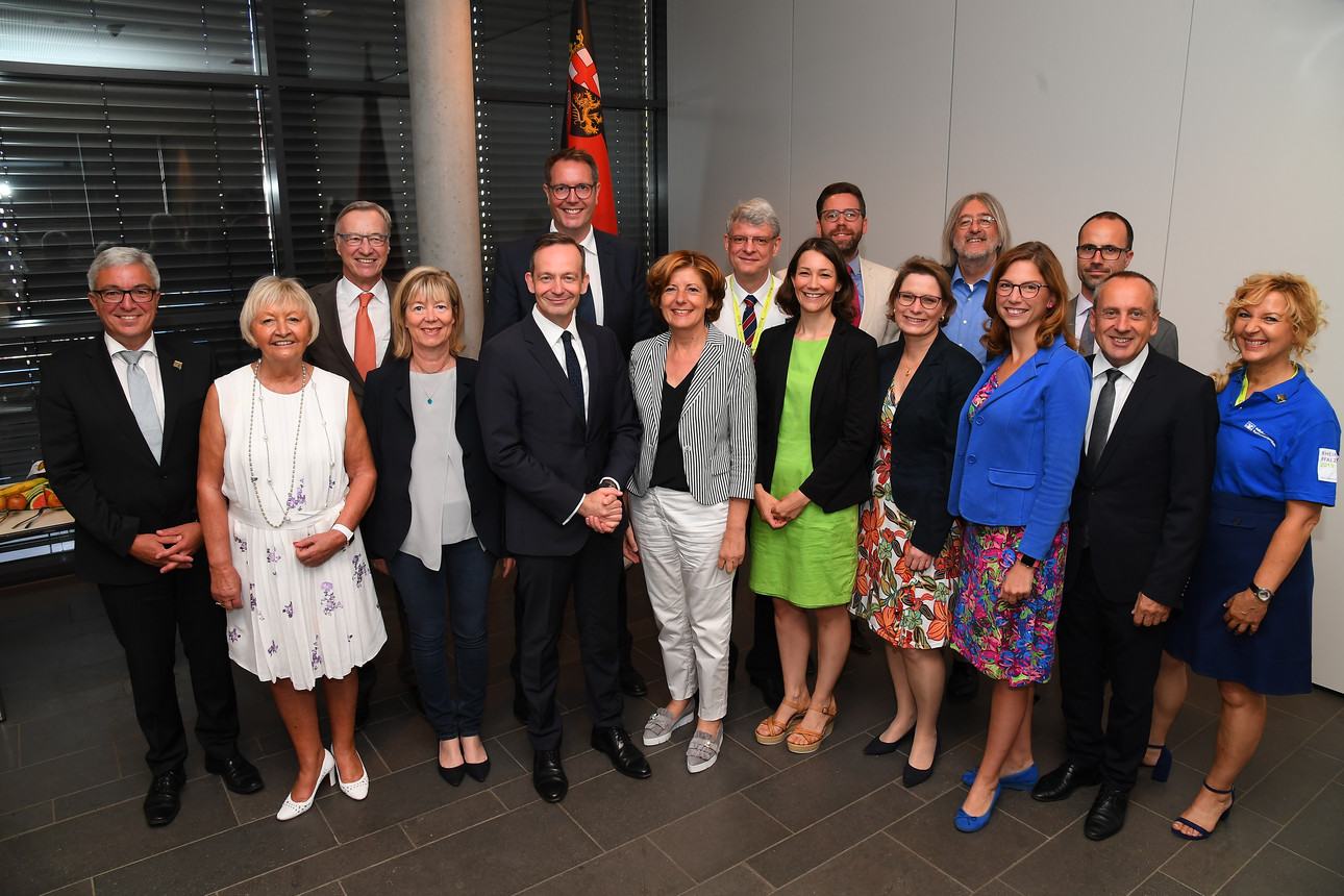 Vom 28. bis 30. Juni 2019 haben rund 100.000 Besucherinnen und Besucher den 35. Rheinland-Pfalz-Tag in der Trifelsstadt Annweiler gefeiert. Mit insgesamt vier Schwerpunktthemen, das Historische -, das Kulinarische -, das Aktive - sowie das Innovative Trifelsland, konnte die Region und insbesondere die Stadt, welche auch ihr 800-jähriges Stadtrechtsjubiläum feierte, auf vielfältige Weise erlebt und entdeckt werden.
