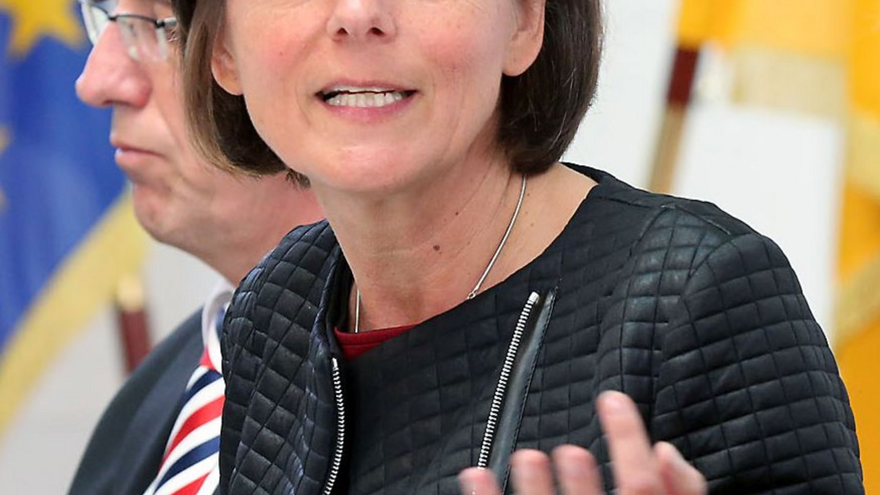 Ministerpräsidentin Malu Dreyer beim Pressegespräch zum Thema Flüchtlingspolitik; Bild: Saemmer