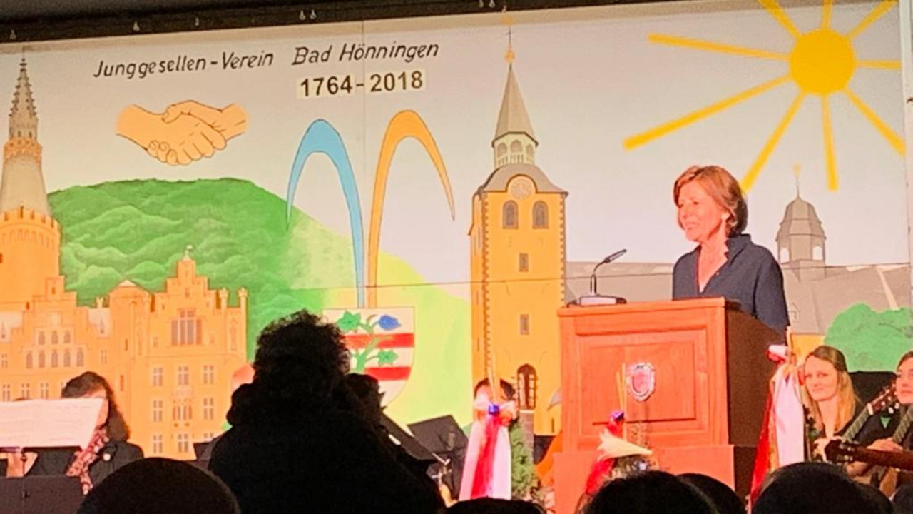 Ministerpräsidentin Malu Dreyer bei der 1000-Jahr-Feier der Stadt Bad Hönningen.