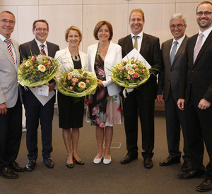 Ministerpräsidentin Dreyer überreichte Ernennungurkunden und gratulierte. 