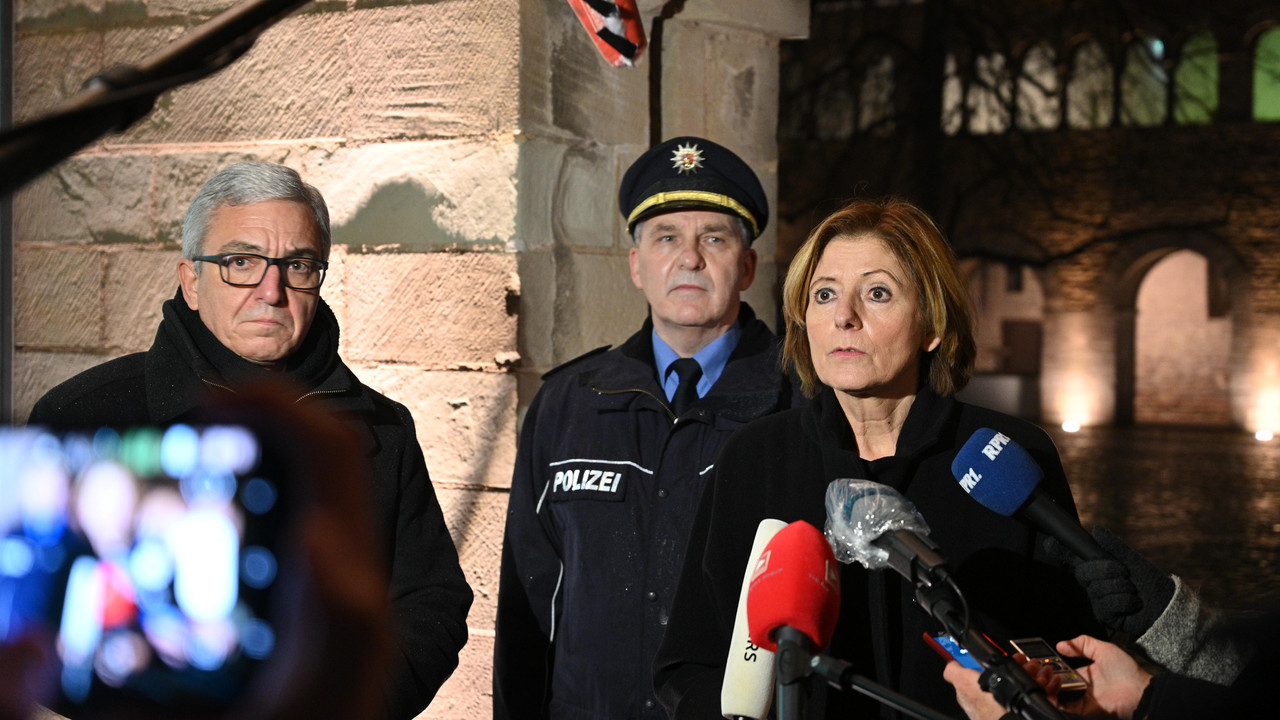 Ministerpräsidentin Malu Dreyer und Innenminister Roger Lewentz in Trier / dpa