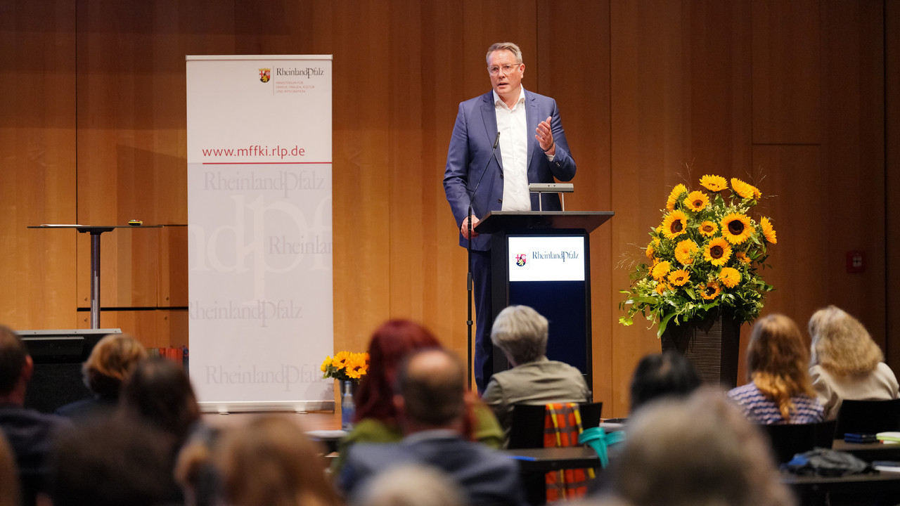 Pakt gegen sexualisierte Gewalt an Kindern und Jugendlichen