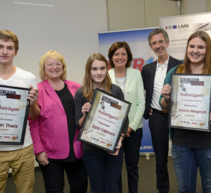 Noah Theis, Renate Pepper, Sarah Edelmann, Ministerpräsidentin Malu Dreyer, Kristian Kropp und Johanna Wengenroth; Bild: RPR1.