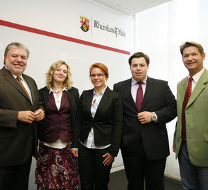 Beck, Auszubildende und STK-Personalrat Rau; Bild: Vu