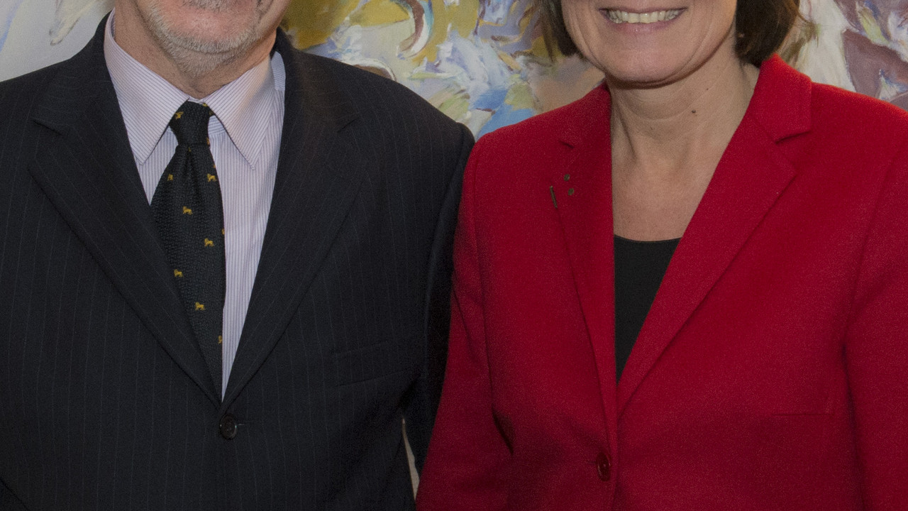 Ministerpräsidentin Malu Dreyer und Dr. Horst Wegner bei der Verabschiedung als KEF-Geschäftsführer; Foto: Pulkowski / © Staatskanzlei